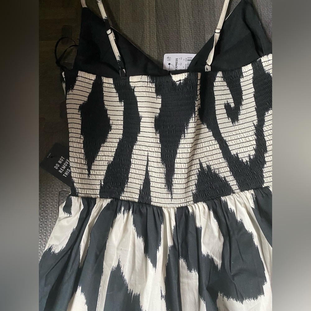 Express Black and White Patterned Jumpsuit - Picture 7 of 9